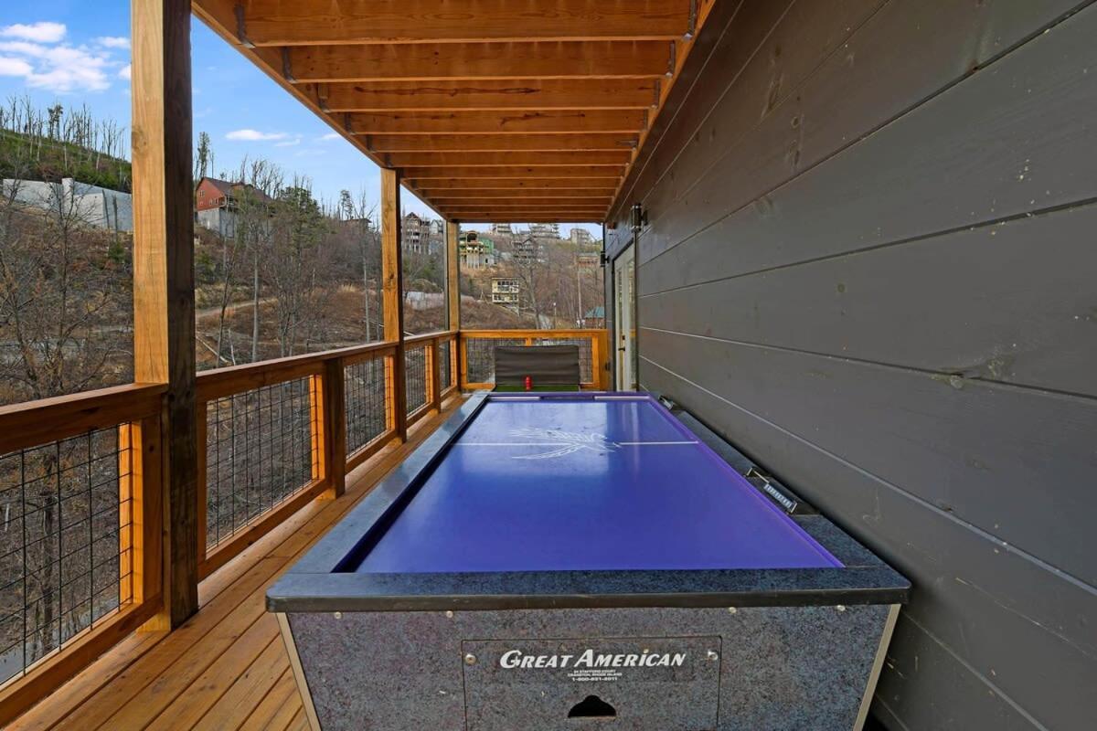 Big Bear Shack - Handicap Accessible & Dog Friendly Gatlinburg Exterior photo