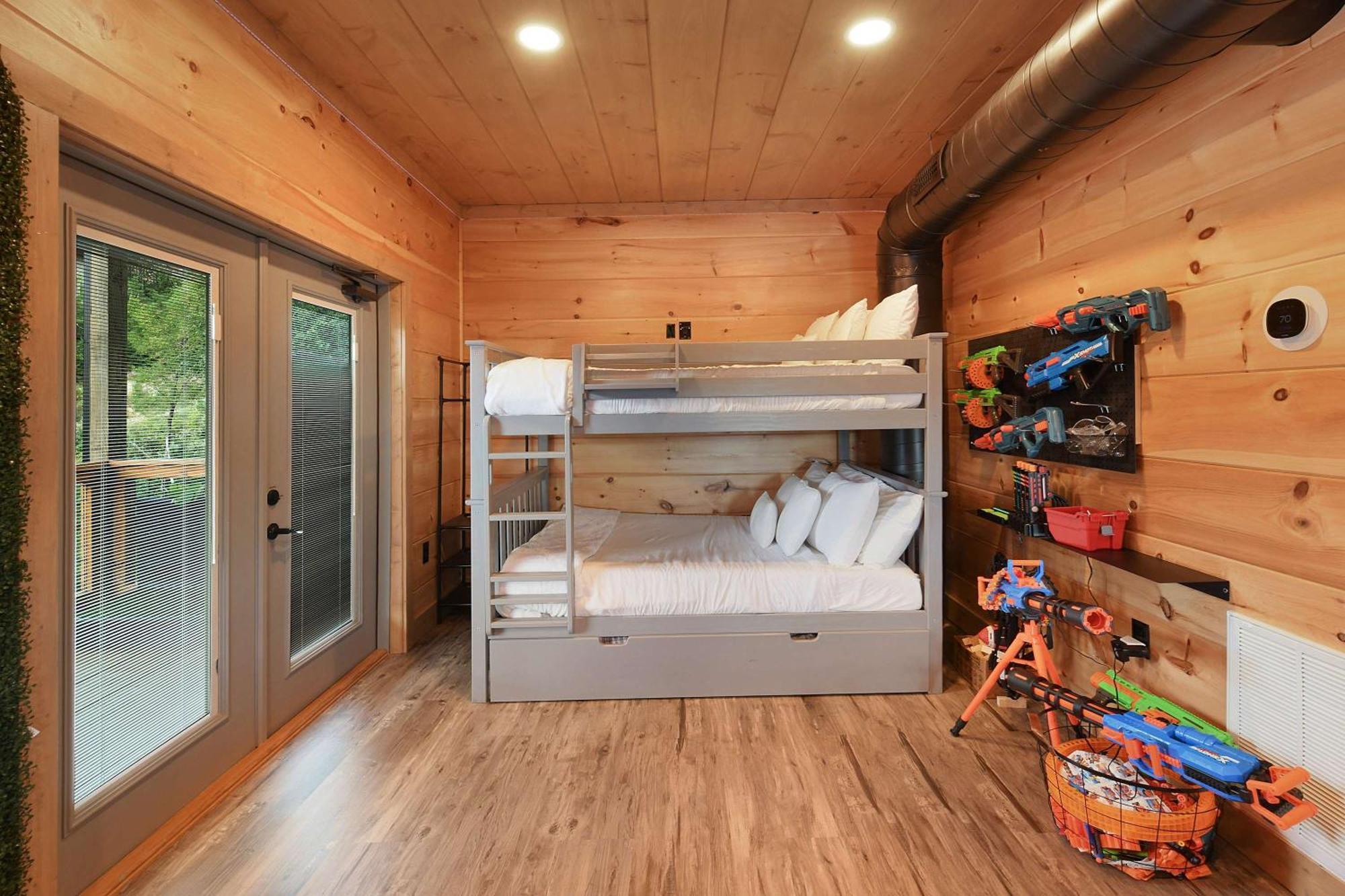 Big Bear Shack - Handicap Accessible & Dog Friendly Gatlinburg Exterior photo